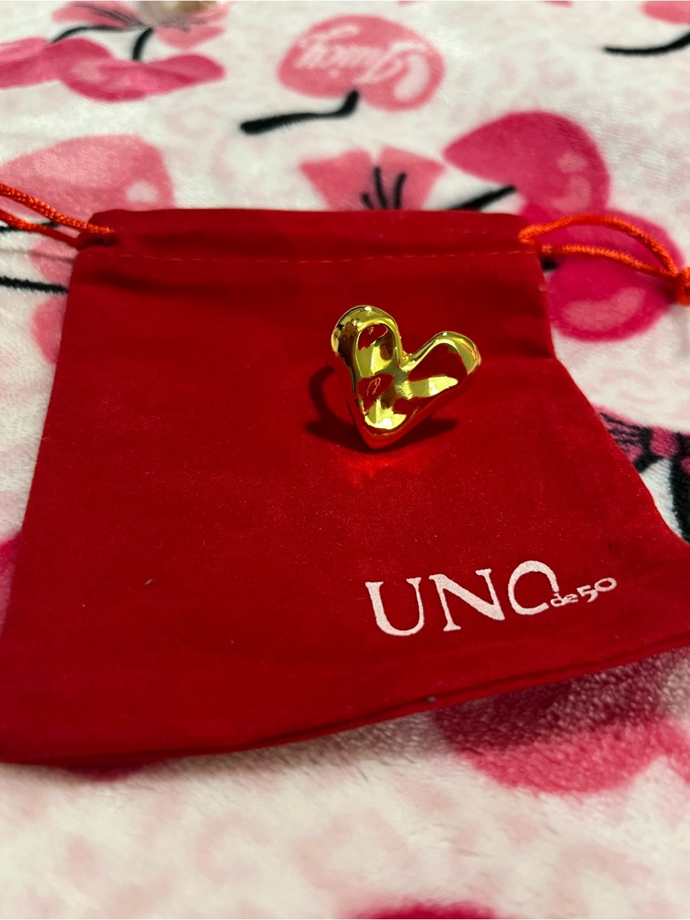 UNO de 50 Gold Heart Ring